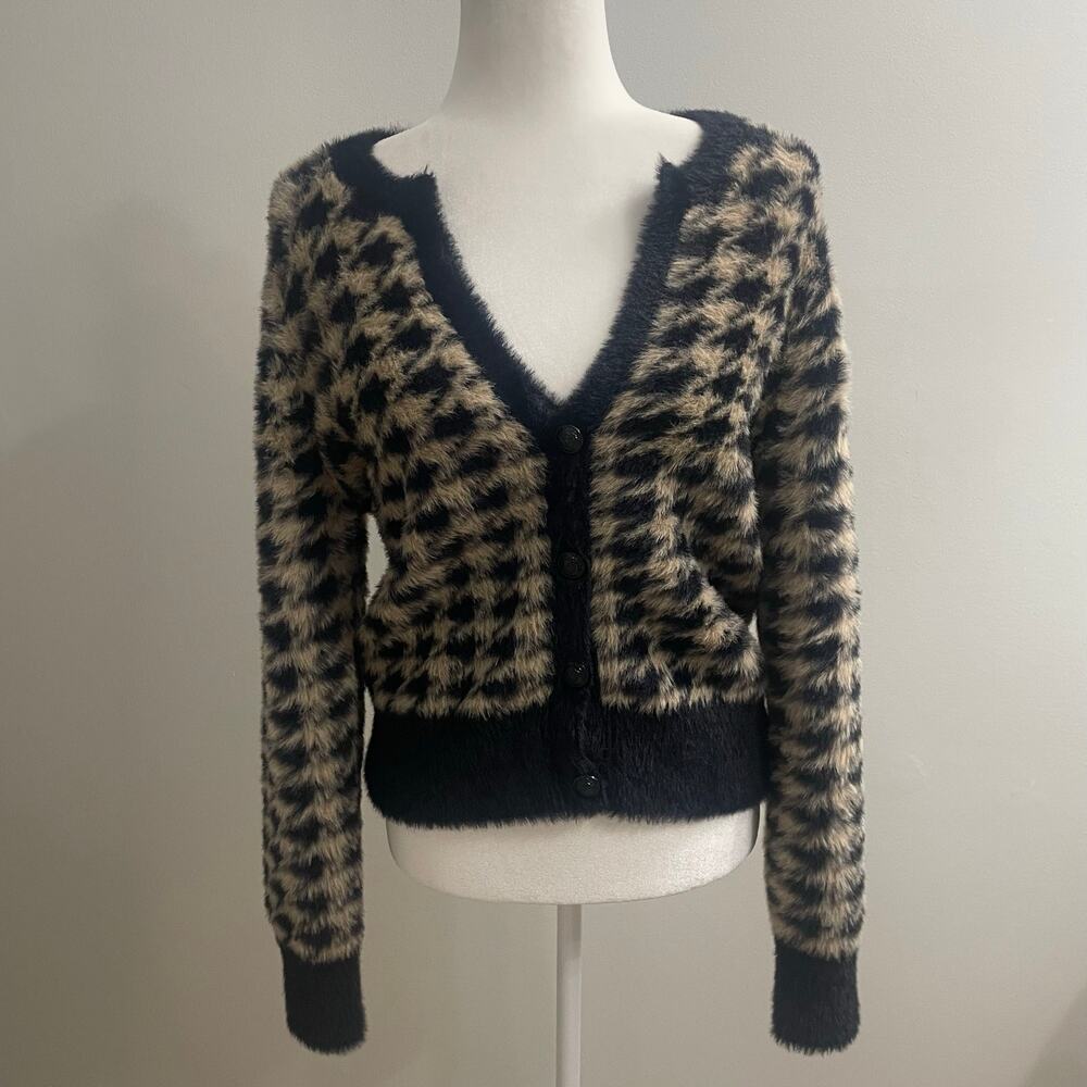 Truth by Republic Fuzzy Houndstooth Cardigan Cropped Button Front — Size L